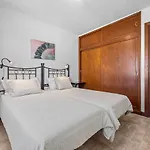 아파트 Home2book Stunning Ocean View,